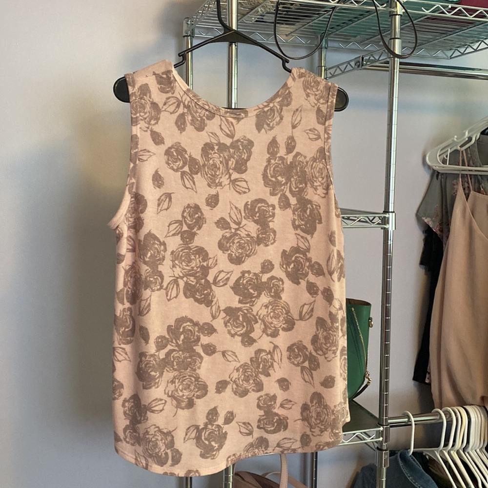 Pink rose top - Picture 2 of 2